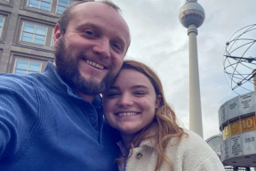 «Я купалася ў татавай любові». Якім быў беларускі відэаапэратар Дзяніс Сакалоўскі, які раптоўна памёр у Нямеччыне